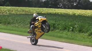 PRACTICE WHEELIES ON MY GSXR 750 [upl. by Dearborn324]