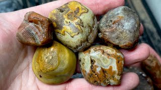 Pretty Agates amp mystery rocks cut open on saw [upl. by Scever146]