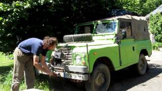 Crank kickstart my Land Rover Series 3 petrol [upl. by Ynnav350]