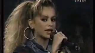 Nada fue un Error  Coti ft Paulina Rubio Premios Oye 2005 [upl. by Ateloiv525]