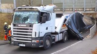 Fahrer fährt Lkw zu Schrott [upl. by Nhoj]