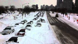 Chicago blizzard 2011 closes Lake Shore Drive HD [upl. by Plusch]