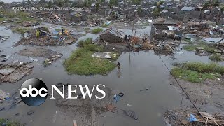 Death toll rises after cyclone drowns Mozambique [upl. by Oinotnaesoj499]