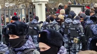 We Need To Speak Up Russians Honor Navalny Amid Heavy Police Presence At His Funeral [upl. by Nolram]