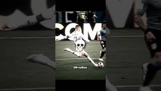 Ronaldo shot the ball so hard the person almost broke his hand [upl. by Feetal643]