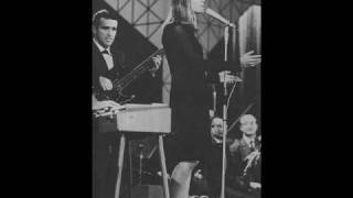 Françoise Hardy  Il est trop loin  1967 [upl. by Yllak461]