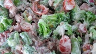 Broccolisalat med bacon  link til opskrift [upl. by Arinaid284]