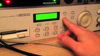 How to get Sampling vinyl on Akai S 2000 Tutorial Making Beats [upl. by Esiuolyram]