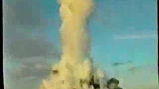 Explosion sous marine incroyable [upl. by Bergman]