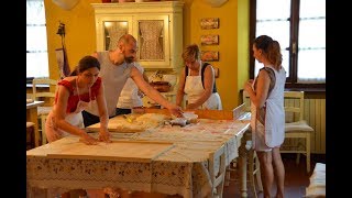 PANZEROTTI PUGLIESI IN CAMPAGNA FAMIGLIA AMORE E CUCINA  RICETTE DELLA NONNA MARIA [upl. by Odnesor]