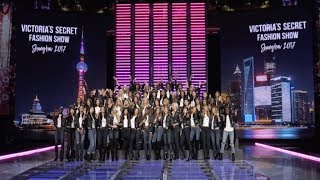 Angels and models of Victoria s Secret Fashion show pose for a photo in Shanghai [upl. by Picardi]