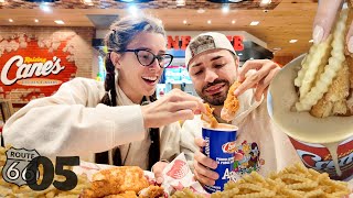 Mangiamo nel FAST FOOD più VIRALE di Tiktok 🍔 Raising Canes [upl. by Sauers]