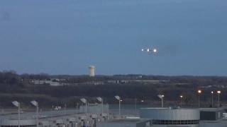 Delta Airlines DC951 LOUD Reverse Thrust at Minneapolis Intl Airport [upl. by Ajiat]