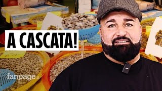 Pescheria Di Napoli la storia di Peppe dal banco del pesce a star dei video sui social [upl. by Ordisy]