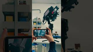 Tecnologia incrível com o Gimbal DJI RS 4 Pro operado pelo celular cinemaearte [upl. by Assin117]