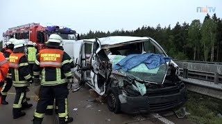 Unfall auf A1 Sechsjähriges Mädchen lebensgefährlich verletzt [upl. by Dallas]