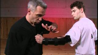 Instruction Tonfa par Robert Paturel [upl. by Levey]