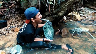 BATU PERMATA HIJAU KRISTAL TERBESARHANYA DI HUTAN SUMATERA BISA MENDAPATKAN BATU INI [upl. by Chaffin]