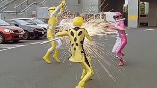 Geki Yellow  Bouken Pink y Yellow vs Mele Gekiranger Batalla [upl. by Eiral]