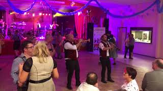 Oktoberfest à Roppenheim animé par les Orig Willerthaler interprètent Hans feller polka [upl. by Yeslrahc843]