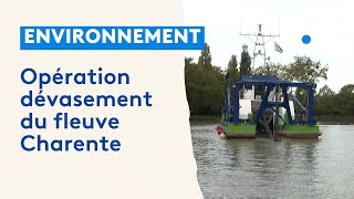 Fleuve Charente  opération dévasement [upl. by Phares]