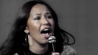 Yvonne Elliman  I Cant Get You Out of My Mind  1977 pop music video [upl. by Hermione]