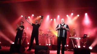 VNV Nation live  Hamburg 300911  Publikum singt [upl. by Noired]