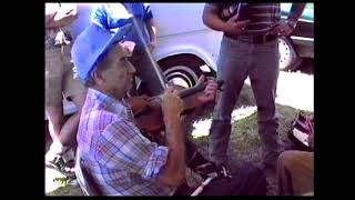 Ralph Blizard and Richie Stearns play Bonapartes Retreat at the Mt Airy Fiddlers Convention 1987 [upl. by Aisena]