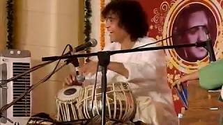 Ustad Zakir Hussain in a good mood Glimpse from the concert quotTribute to Acharya Jiyalal Vasantquot [upl. by Laughton]