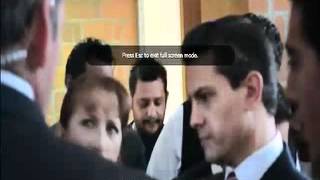 Huye Peña Nieto de la Ibero recibe quotmadrizaquot [upl. by Eerized74]