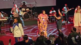 CONCERT LIVE A PARIS DE SR EUNICE MANIANGA TEMOIGNAGE [upl. by Beghtol]