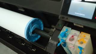 Como carregar papel HP T1500 T920 [upl. by Ardnahc]