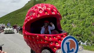 Caravane publicitaire du Tour de France 2024 dans le col du Galibier [upl. by Treacy95]