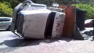 Accidente en la autopista Caracas Guarenas [upl. by Thanh]