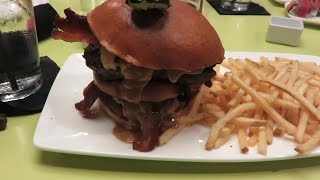 Eating A Banana Peanut Butter Burger At The Cowfish amp The Cabana Bay Pedestrian Walkway Tour [upl. by Spurgeon]