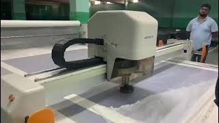 EASTMAN RAPTOR 75X  AUTOMATIC FABRIC CUTTING MACHINE [upl. by Kali670]