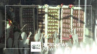 UWS gourmet grocery store unveils gingerbread window display [upl. by Enybor]