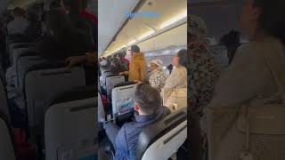 Nos venimos parados en Avianca no le dieron haciento ala Abuela 👵 [upl. by Bar810]