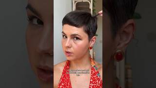 Cowlick trick for short hair my hair stylist taught me 🐮 shorthairstyles hairhacks pixiecut [upl. by Rosalia958]