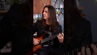 Kiko Loureiro explicando harmonia para o gringo guitar guitarist kikoloureiro [upl. by Ecneralc345]