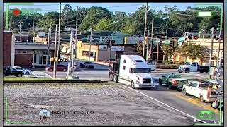 Trying VS Trailer  The trailer was trying to turn left but the vehicles were blocking the way [upl. by Oneida]