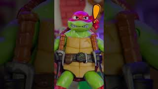 Les Tortues Ninja  Les jouets Tortues Ninja arrêtent le GÉANT superfly  Shorts [upl. by Eelesor345]