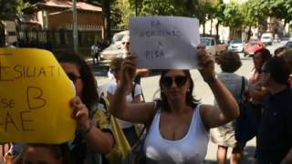 Sit in protesta dei docenti a Palermo contro trasferimenti [upl. by Ettennor]