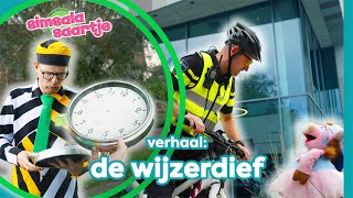 DE WIJZERDIEF ⏰←↑→↓  SIMSALA SAARTJE 🐽  Educatieve kleutertelevisie  Klok kijken [upl. by Alrahc]