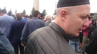 10 тысяч человек протестуют в Магасе Силовики эвакуируют депутатов парламента Ингушетии [upl. by Rodolfo]