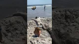 ENCUENTRAN UN HOMBRE ENTERADO EN LA PLAYA curiosidades playa shortsfeed shortsvideo shortsviral [upl. by Weinman]