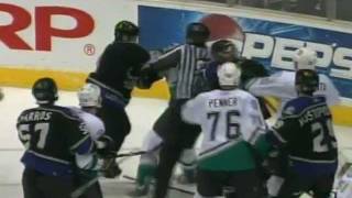 Corey Perry vs Sean Avery Jan 28 2006 [upl. by Trevlac]