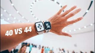 Apple Watch Series 5  40MM vs 44MM [upl. by Enahs]