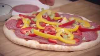 BBQvideo Pizza van de BBQ [upl. by Ailongam]