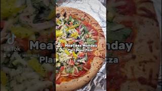 Another Meatless Monday pizza edition🍕meatless meatlessmeals meatlessmonday plantbased pizza [upl. by Nalliuq]